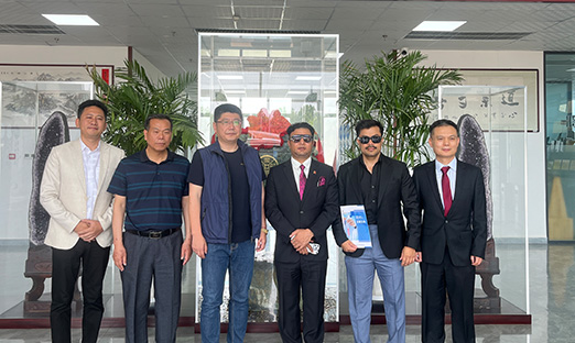 热烈欢迎尼泊尔国家工商联合会秘书长卡玛尔·巴哈杜尔·卡基先生一行莅临易彩堂集团，共寻合作新机遇
