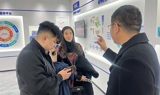 玖叶集团董事长齐中赫一行莅临易彩堂集团，共绘大健康产业合作蓝图